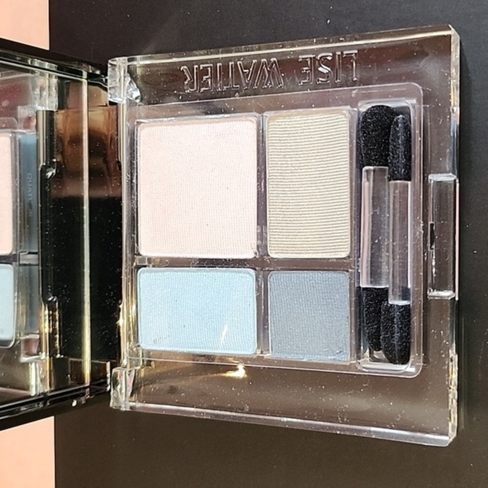 NWT eyeshadow kit